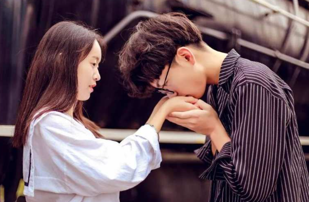 怎么挽留一个对你失望的女生 挽回女友的正确方式大全