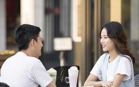 冷场的时候找什么话题聊天好 怎样聊天不冷场