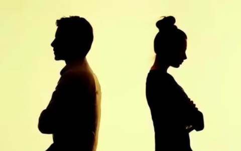 恋爱厌倦期一般多久 男人进入平淡期的表现有哪些