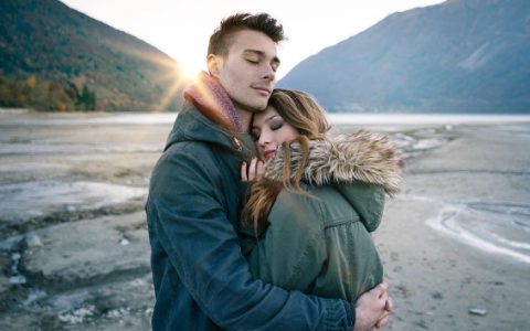 情侣分离焦虑症的表现分享 分离焦虑症跟缺爱有关吗