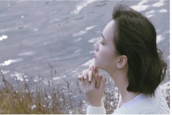 白月光对男生意味着什么 哪种女孩是男生们的白月光