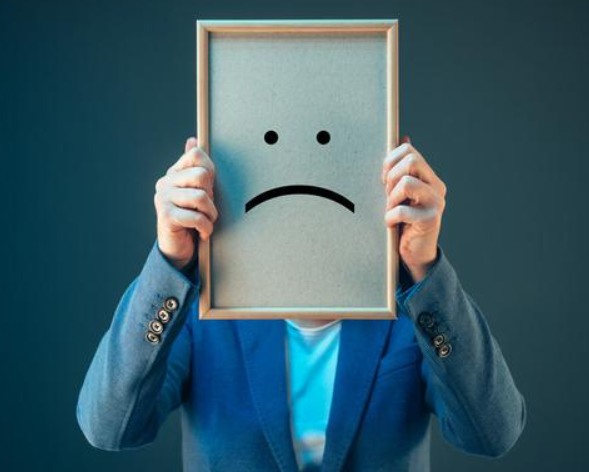 性格孤僻是什么原因造成的 成人性格孤僻的表现有哪些