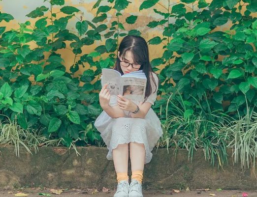 安静的女生吸引什么男生喜欢