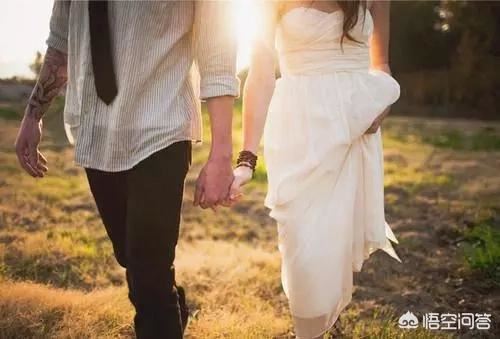 情侣吵架了怎么办?