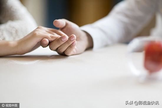 2人吵架时，怎么样才能缓解气氛，需要走出去吗？