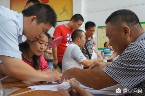 家长和班主任吵架了,偏偏班主任就是数学老师,今后我该怎么和老师交流打交道呢?