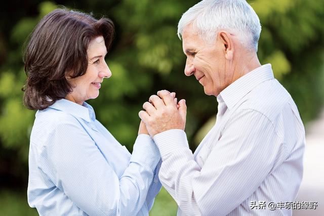 老年夫妻如何表达恩爱?