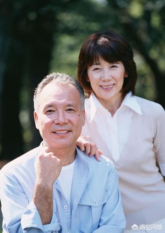 为什么夫妻俩年纪越大，感情越深呢？